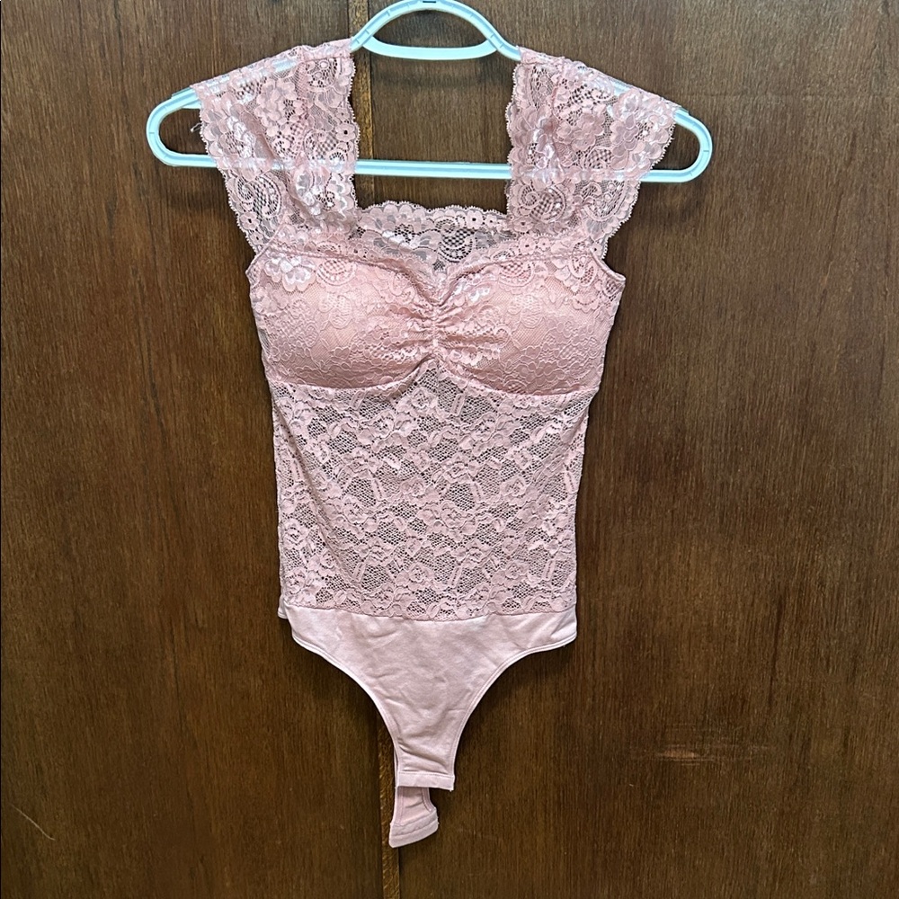 Dynamic seamless apparel mauve color Lace Bodysuit size XS/S